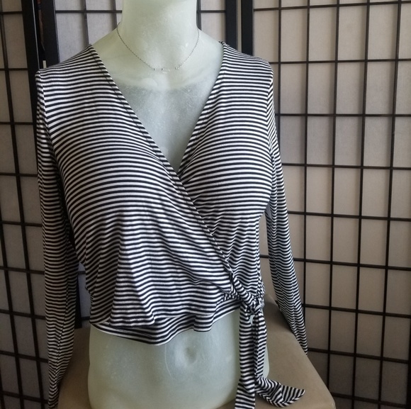 long sleeve crop top - Picture 8 of 8